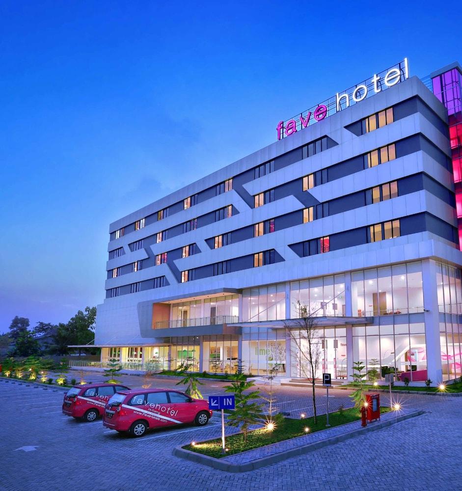 Laska Hotel Subang Esterno foto