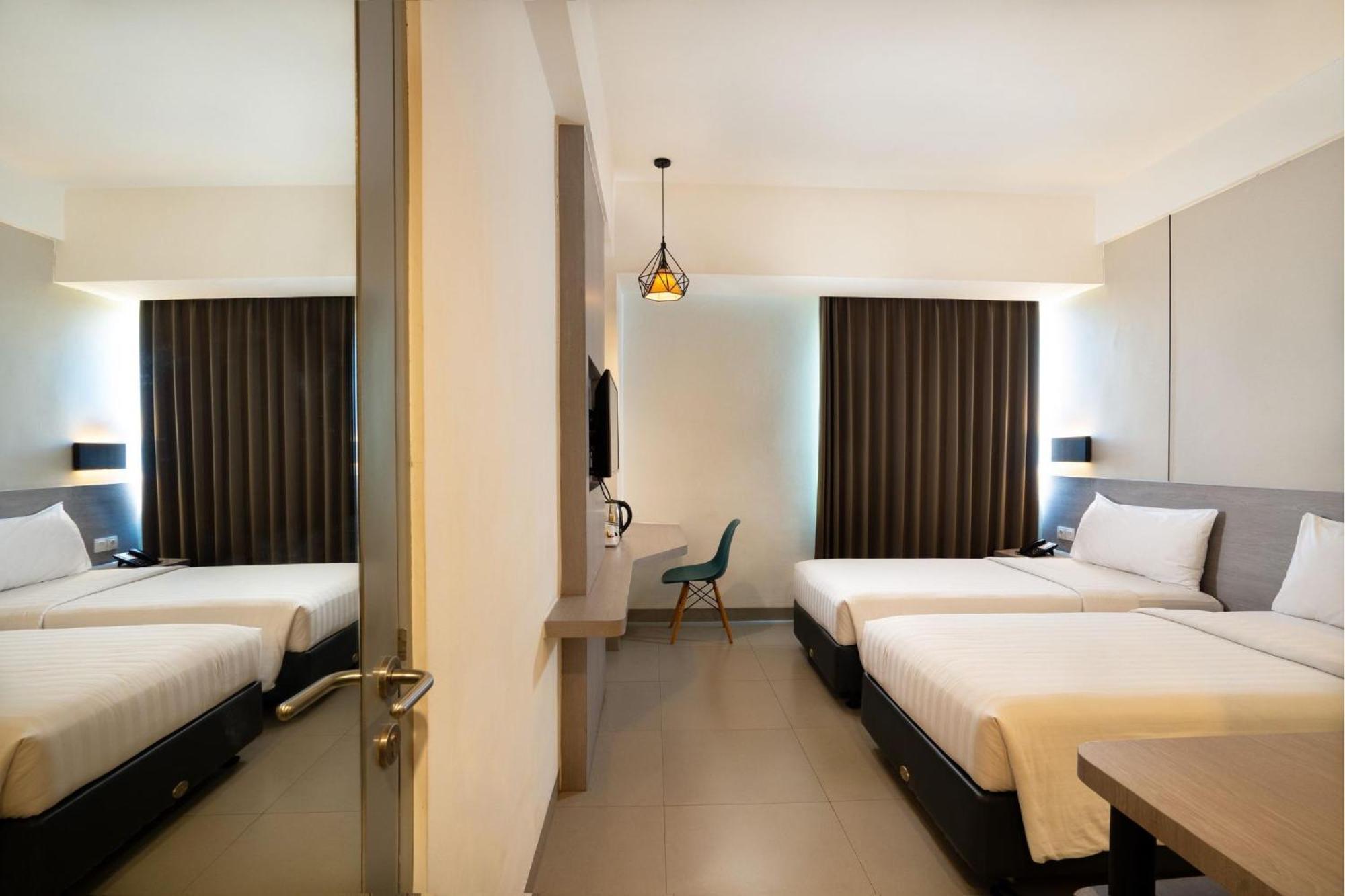 Laska Hotel Subang Esterno foto
