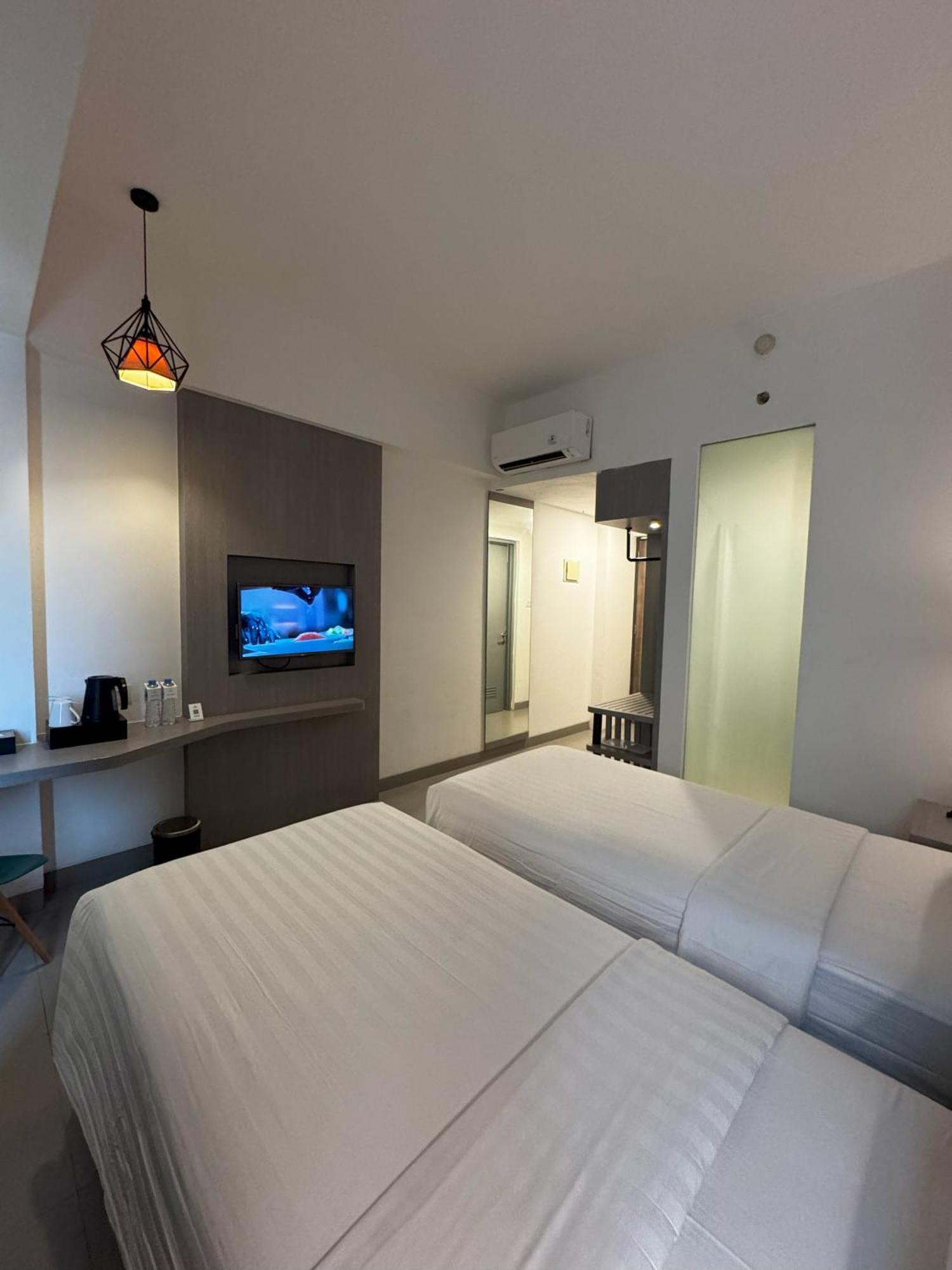 Laska Hotel Subang Esterno foto