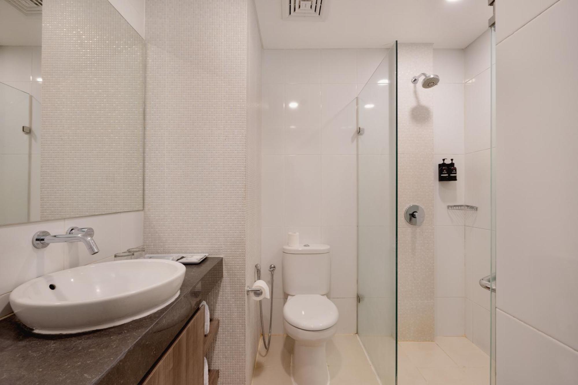 Laska Hotel Subang Esterno foto
